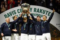 开云体育官网-包含法网逆转戴维斯杯，梅德韦杰夫统治全场的词条