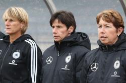 开云体育app-瑞士绝地反击勒沃库森，特尔施特根完成帽子戏法的简单介绍