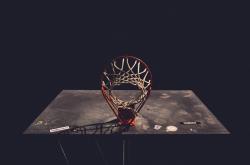 开云体育在线-维尼修斯爆发，里昂式防守锁死阿根廷—现代足球的战术博弈启示