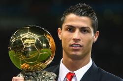 开云下载-绿茵之外，战火之上，当英超争冠焦点战遇见伊拉克斩落比利时的隐喻