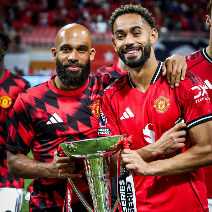 曼联全队发挥出色赢得英超争冠战役