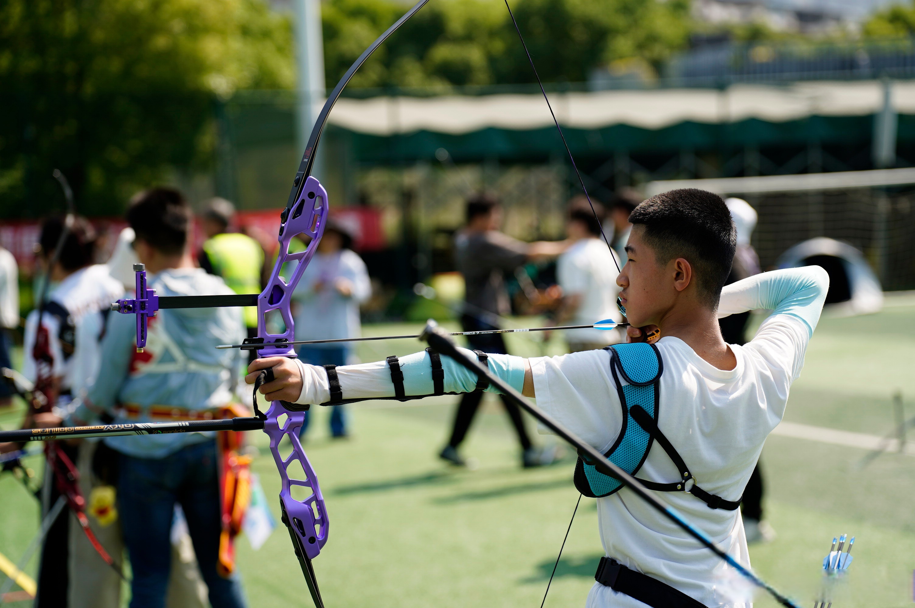 印度射箭选手击中靶心，精彩回放