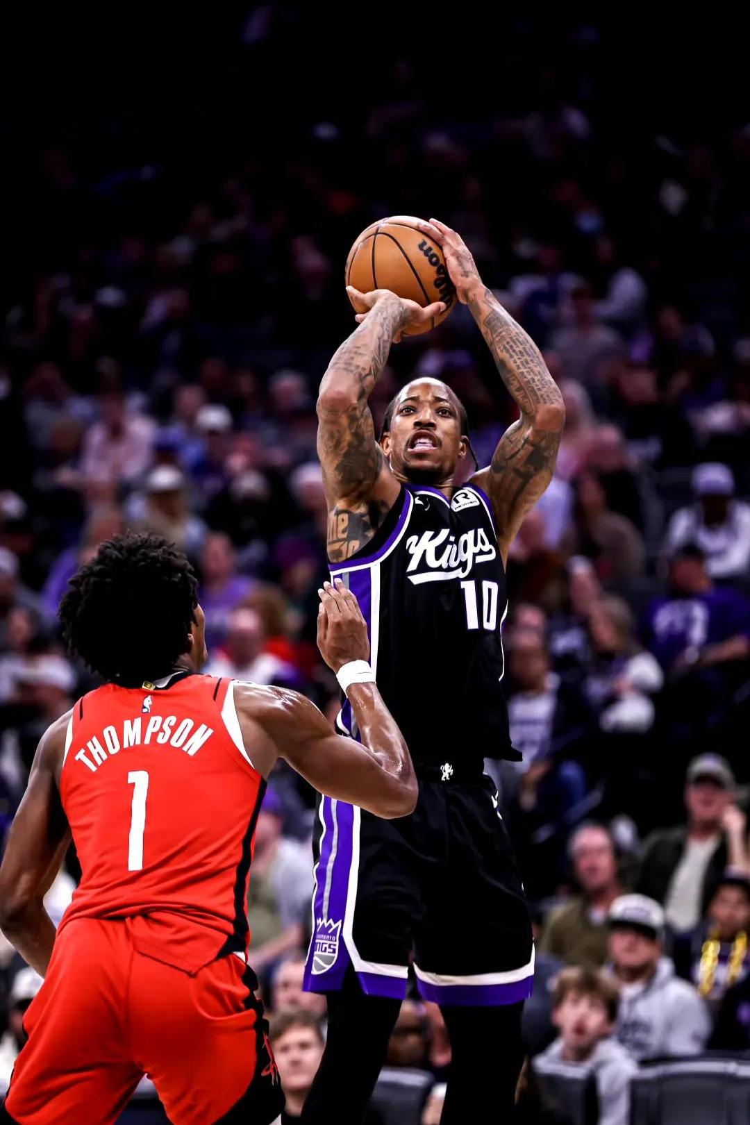 公牛完胜爵士，拉文统治全场