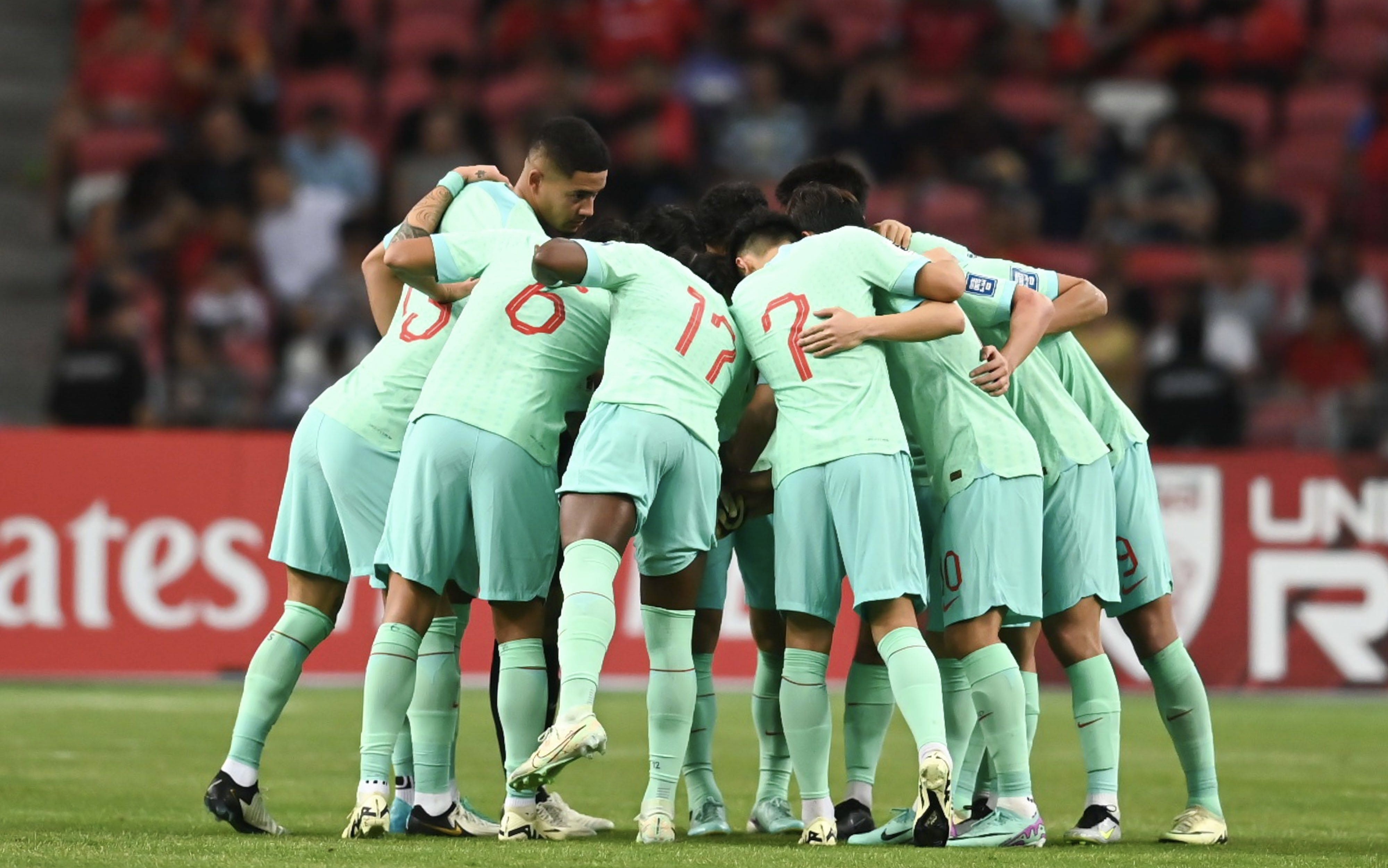 关于世界杯赛场大战一触即发，各国球队集结备战的信息