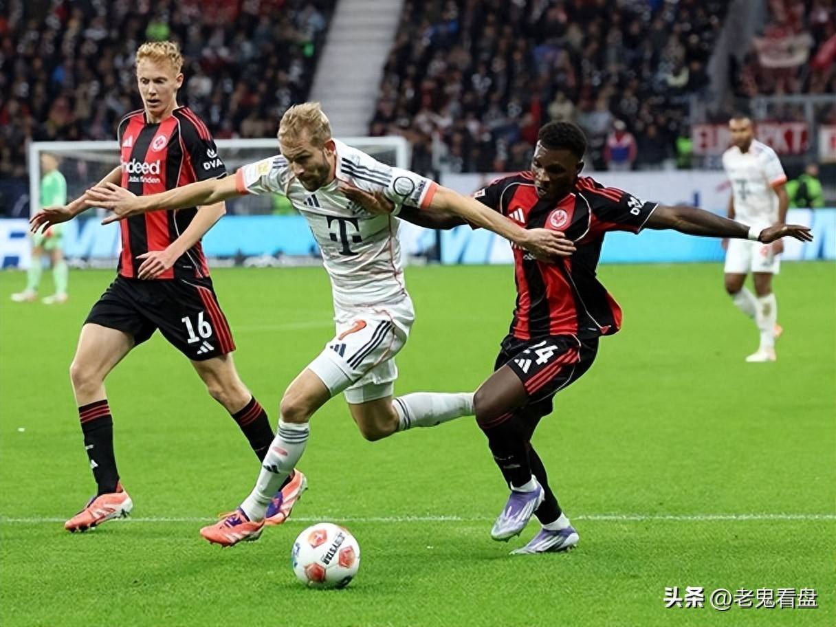 包含拜仁慕尼黑稳居德甲榜首，积分优势扩大的词条