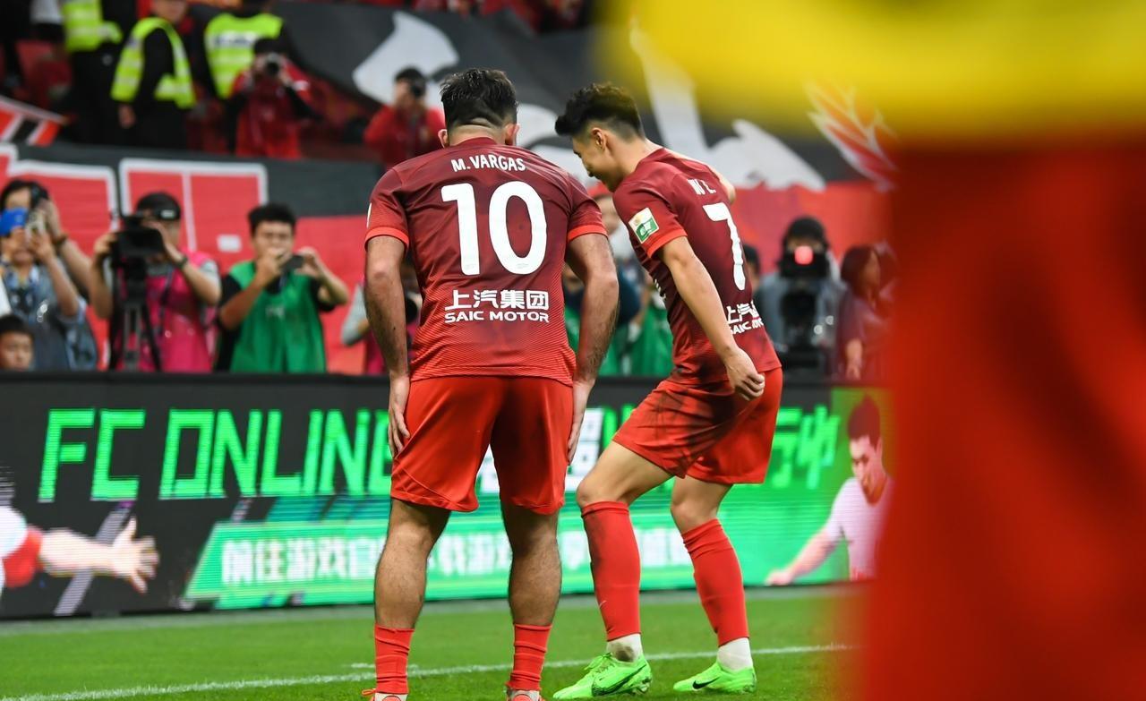 包含中东强队满血归来，豪取五连胜震惊欧洲足坛的词条