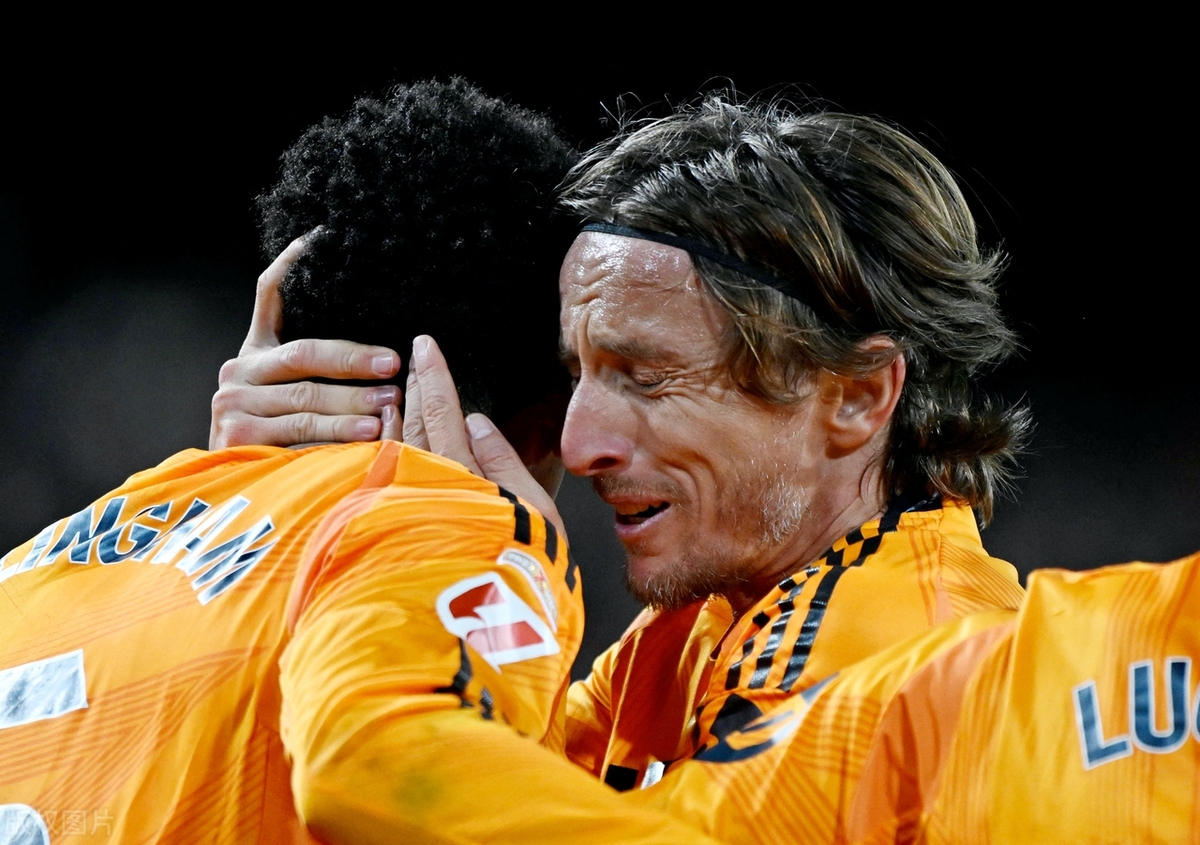 佛罗伦萨门将连续扑点表现出色，可惜无法拯救球队的简单介绍