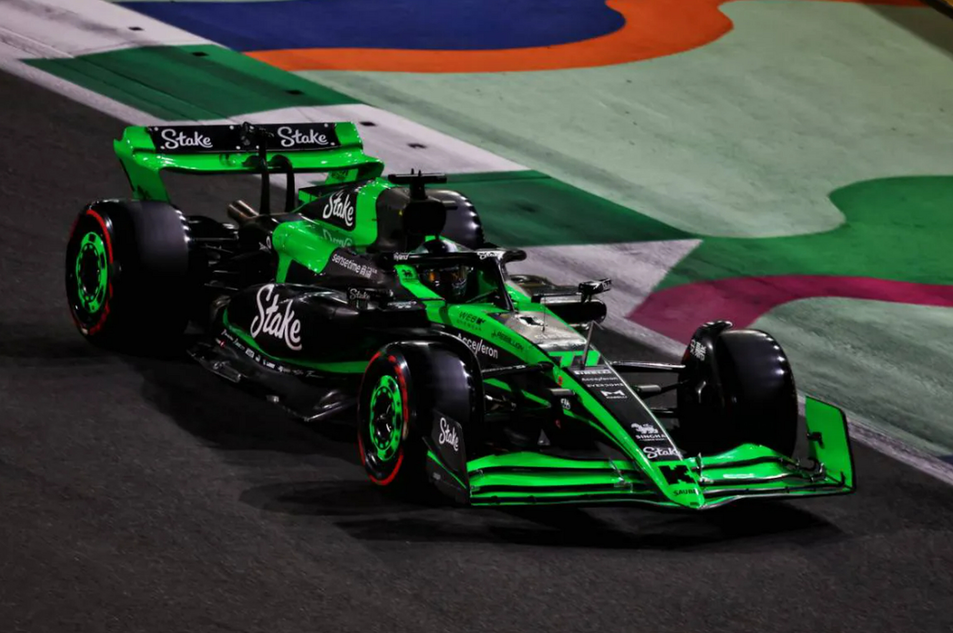 索伯车队横扫法拉利,诺里斯统治全场的简单介绍 索伯车队横扫法拉利,诺里斯统治全场的简单介绍