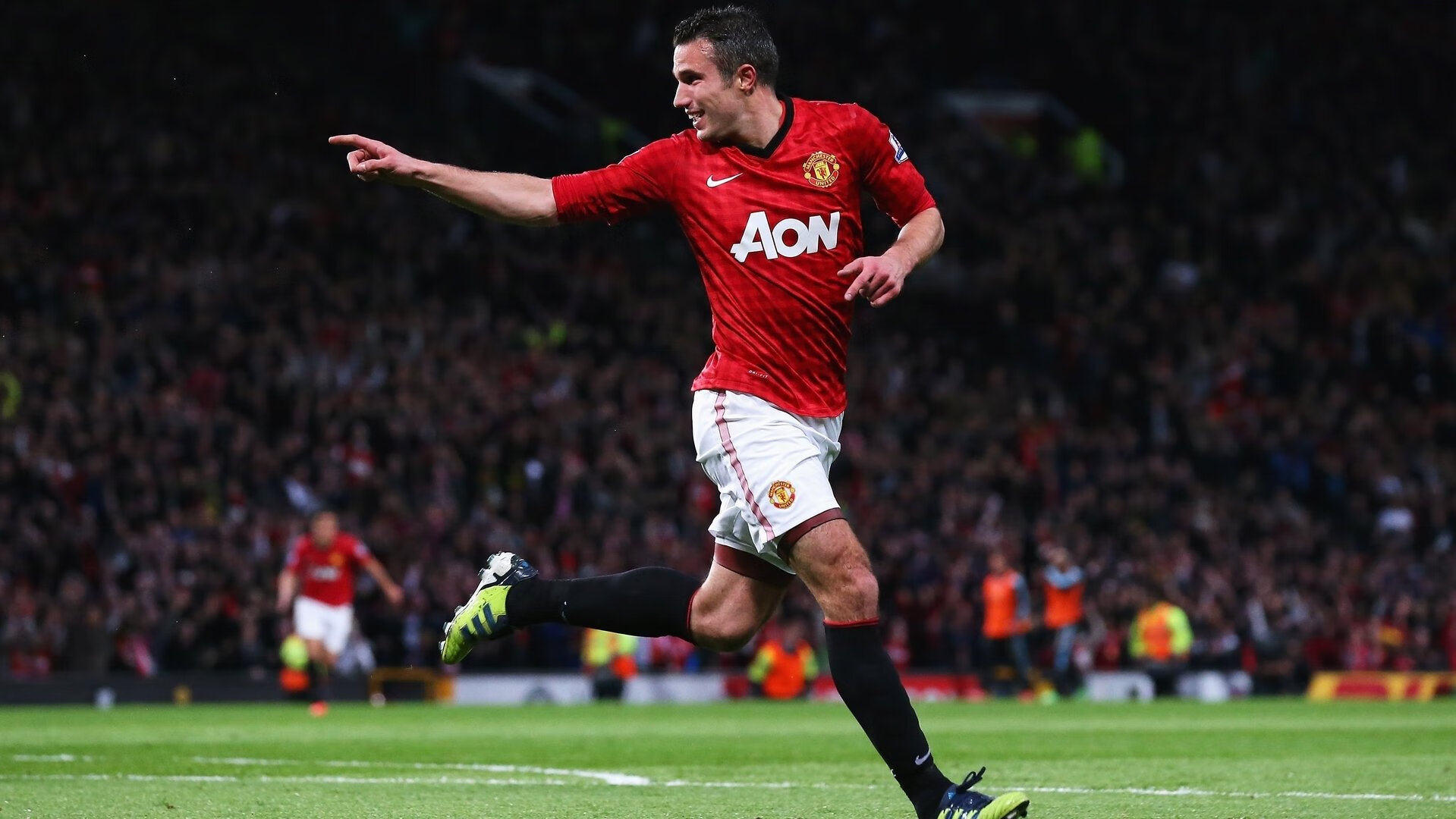 双线狂飙，安菲尔德上演欧冠狂胜，F1街道赛奥纳纳上演超车接管