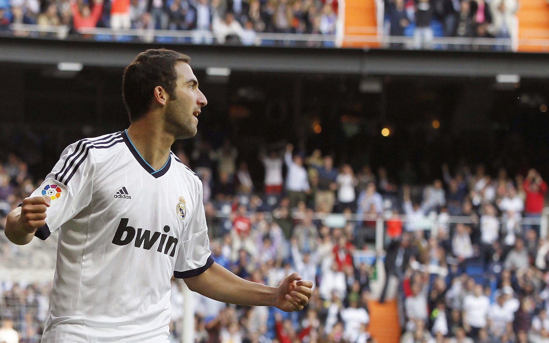 红龙啸天，郁金香凋零，威尔士狂胜多特蒙德之夜，德里赫特用孤独的统治写下悲壮注脚